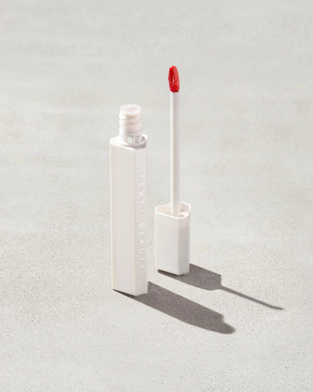 FENTY BEAUTY Poutsicle Hydrating Lip Stain en tono ZESTY BESTIE