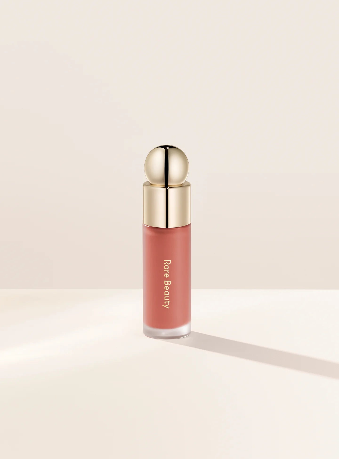 RARE BEAUTY Soft Pinch Liquid Blush tono WORTH