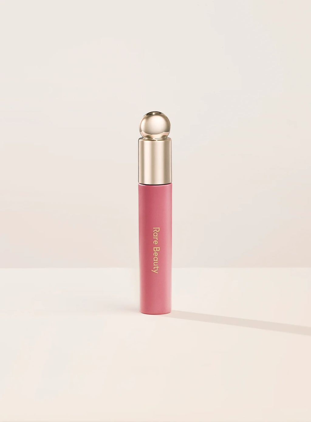 Rare Beauty Lip Oil tono Honesty