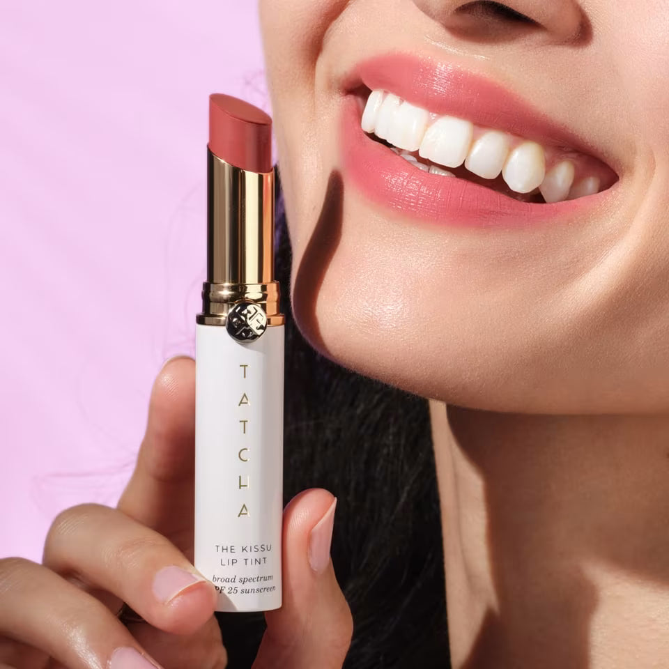 TATCHA The Kissu Lip Tint Tinted Lip Sunscreen SPF 25 en tono Plum Blossom