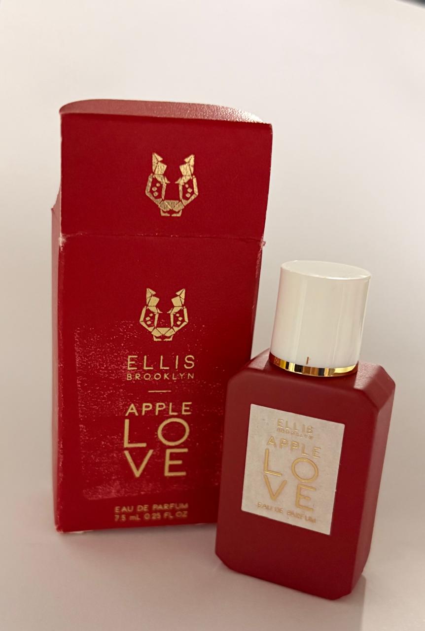Ellis Brooklyn Apple LOVE mini